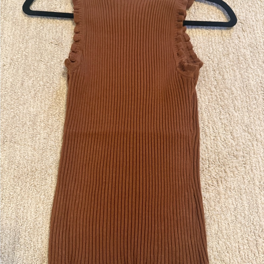 Women’s GILLI Ruffled and Ribbed Brown Sleeveless Top‎ Size Medium EUC - Picture 7 of 8